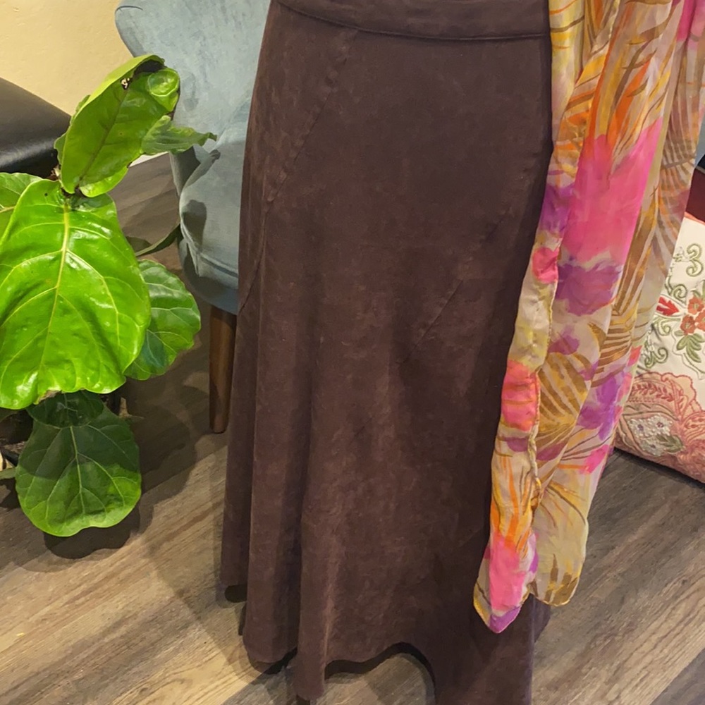 chocolate faux suede skirt EUC - Picture 6 of 7